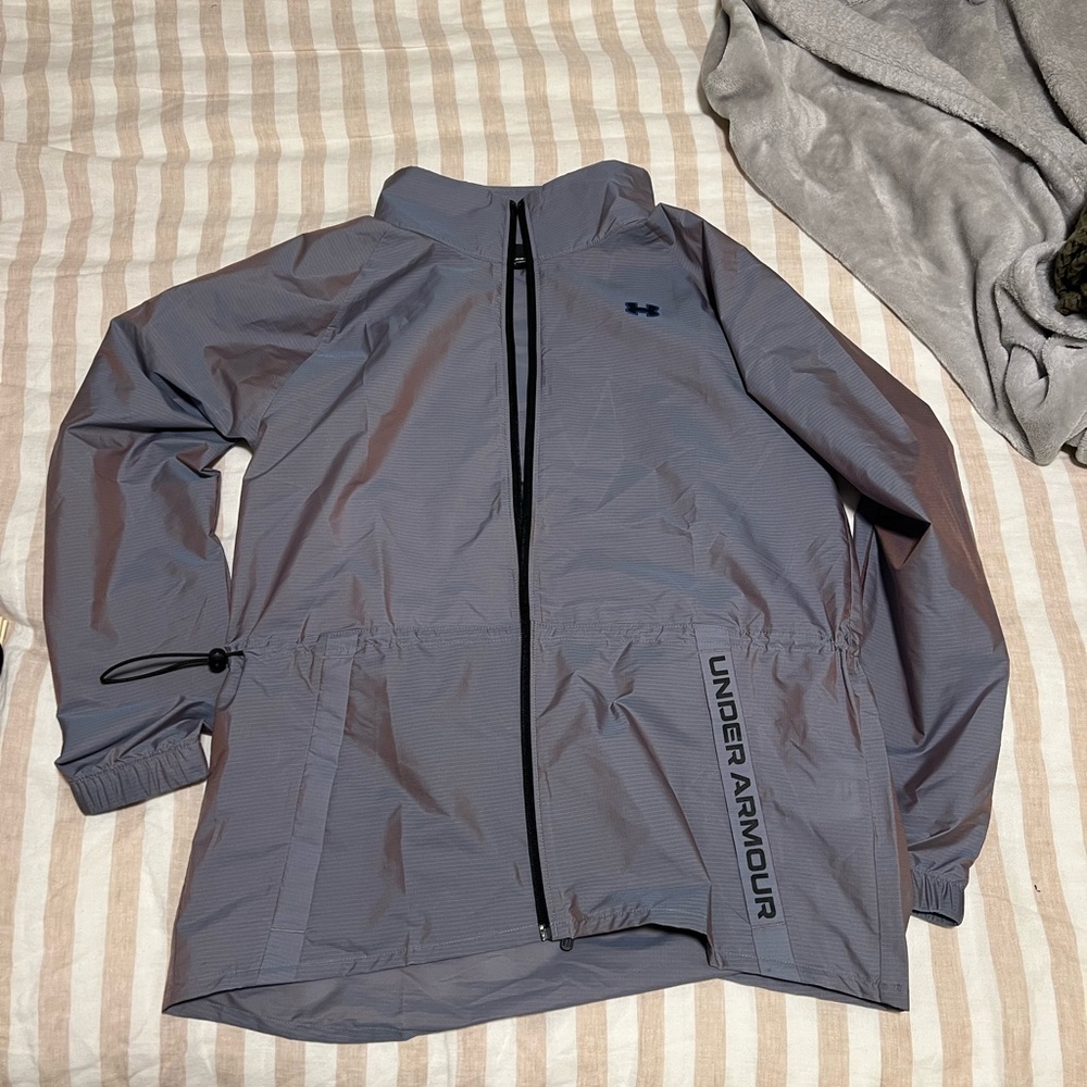 Under Armour Women’s Charcoal Windbreaker